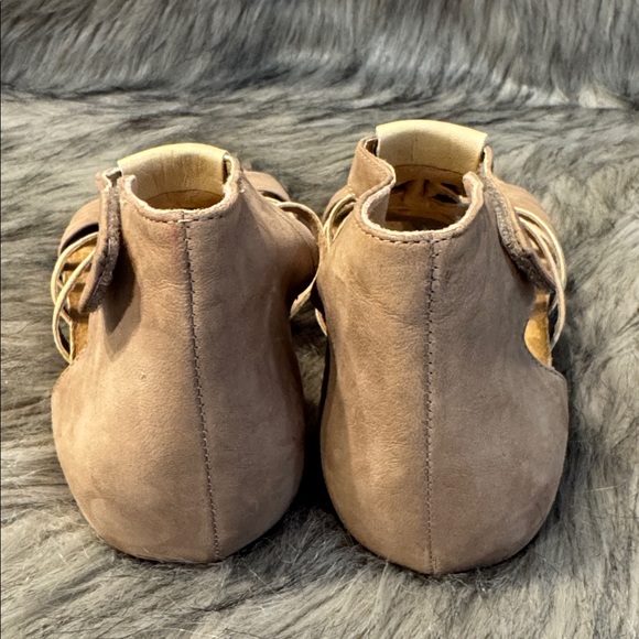 Naya Palomi Stylish Women's Leather Sandals in Brown and Cream Size 9N - Picture 7 of 8